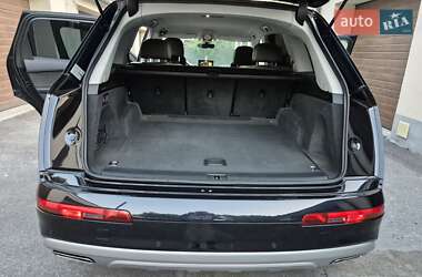 Позашляховик / Кросовер Audi Q7 2017 в 