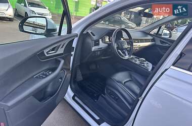 Внедорожник / Кроссовер Audi Q7 2017 в 