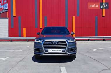 Внедорожник / Кроссовер Audi Q7 2017 в 