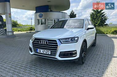 Внедорожник / Кроссовер Audi Q7 2015 в 