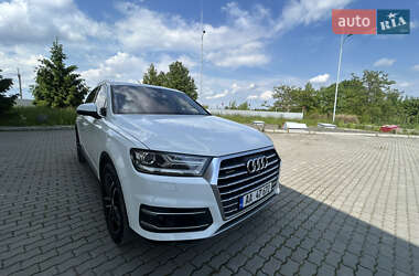 Внедорожник / Кроссовер Audi Q7 2015 в 