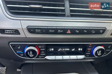 Внедорожник / Кроссовер Audi Q7 2015 в 