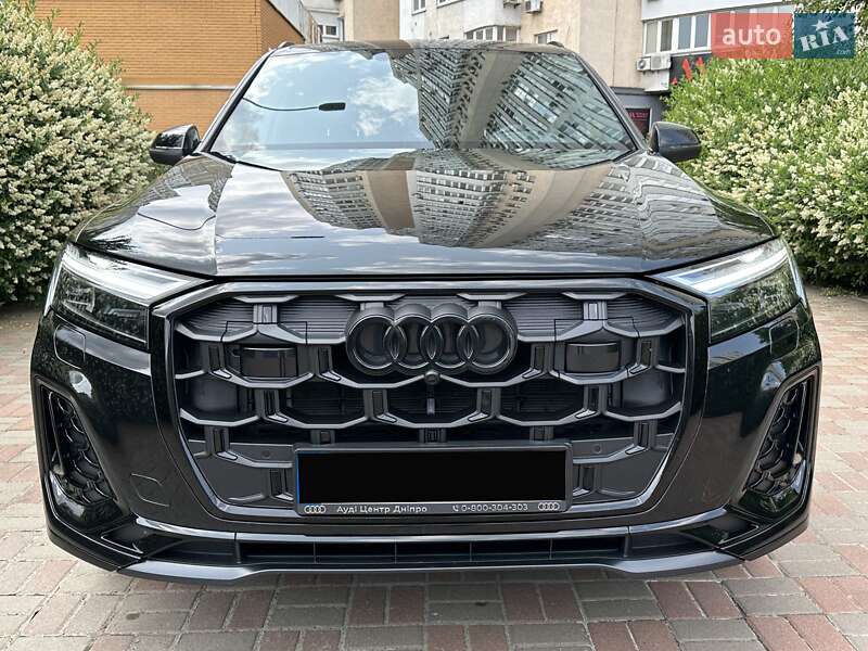Внедорожник / Кроссовер Audi Q7 2024 в Киеве
