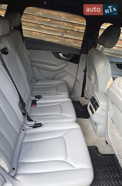 Внедорожник / Кроссовер Audi Q7 2018 в 