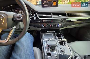 Внедорожник / Кроссовер Audi Q7 2018 в 