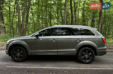 Внедорожник / Кроссовер Audi Q7 2013 в 
