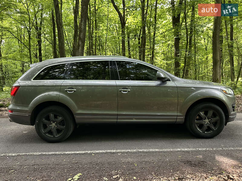 Позашляховик / Кросовер Audi Q7 2013 в Луцьку