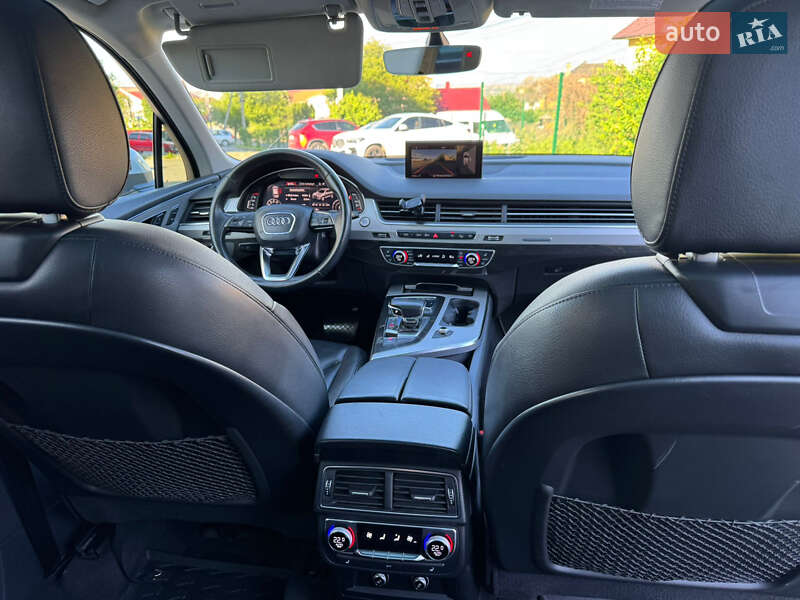 Внедорожник / Кроссовер Audi Q7 2018 в Черновцах