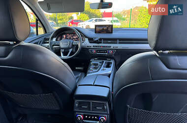Позашляховик / Кросовер Audi Q7 2018 в 