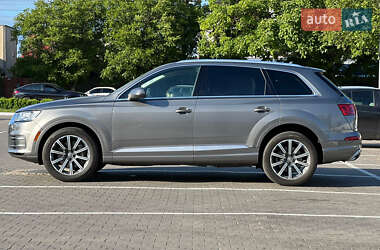 Внедорожник / Кроссовер Audi Q7 2015 в 