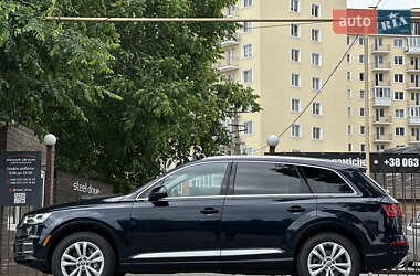 Внедорожник / Кроссовер Audi Q7 2017 в 