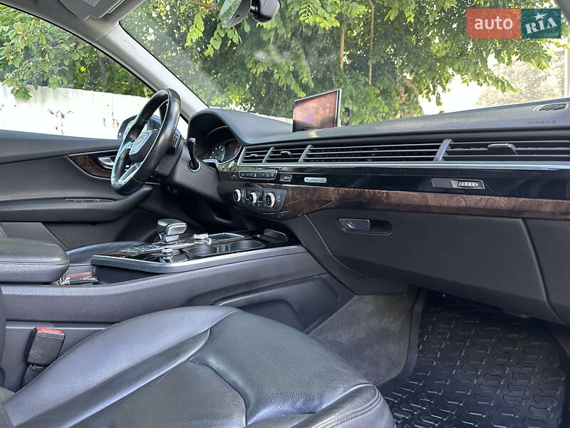 Внедорожник / Кроссовер Audi Q7 2017 в Одессе