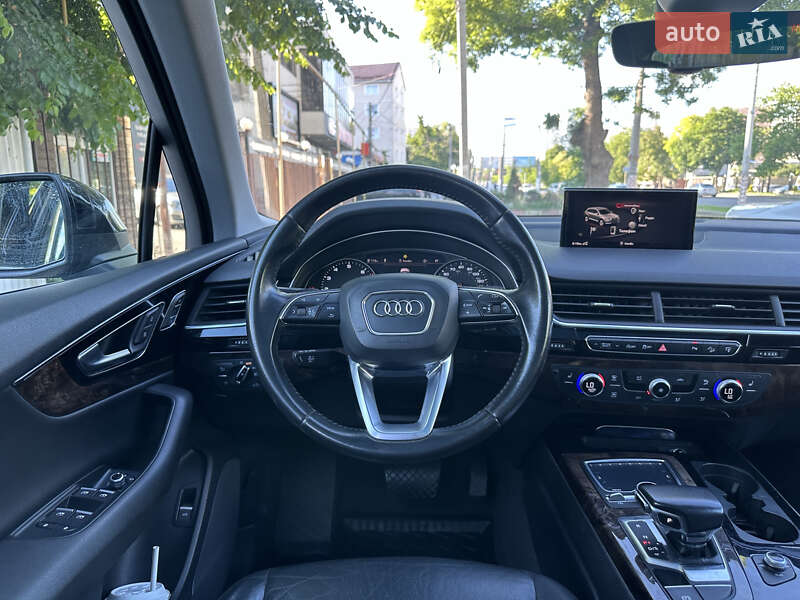 Внедорожник / Кроссовер Audi Q7 2017 в Одессе