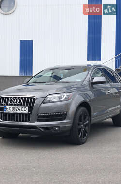 Внедорожник / Кроссовер Audi Q7 2015 в 