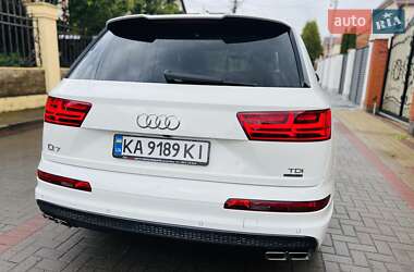 Внедорожник / Кроссовер Audi Q7 2015 в 