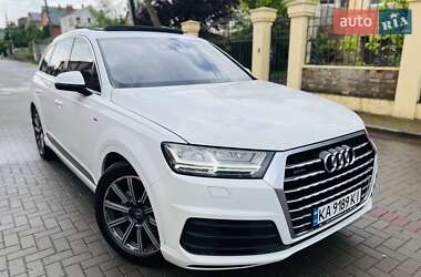 Внедорожник / Кроссовер Audi Q7 2015 в 