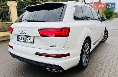 Внедорожник / Кроссовер Audi Q7 2015 в 