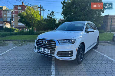 Позашляховик / Кросовер Audi Q7 2018 в 
