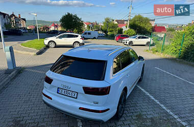 Позашляховик / Кросовер Audi Q7 2018 в 