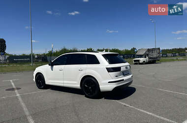 Внедорожник / Кроссовер Audi Q7 2017 в 