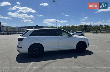 Внедорожник / Кроссовер Audi Q7 2017 в 