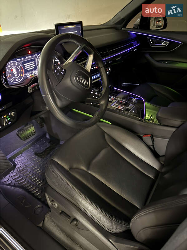 Позашляховик / Кросовер Audi Q7 2017 в Києві