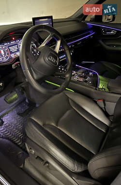 Внедорожник / Кроссовер Audi Q7 2017 в 