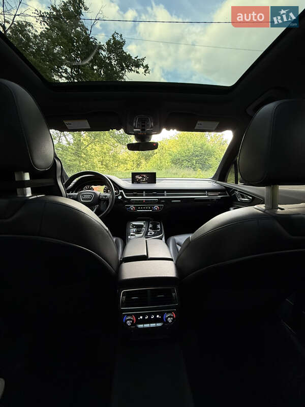 Позашляховик / Кросовер Audi Q7 2017 в Києві