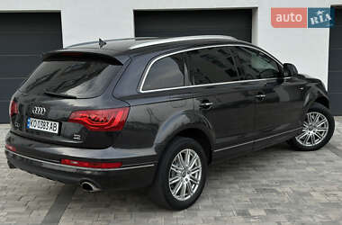 Позашляховик / Кросовер Audi Q7 2012 в 