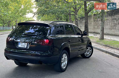 Внедорожник / Кроссовер Audi Q7 2007 в 