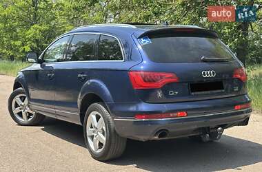 Внедорожник / Кроссовер Audi Q7 2012 в 