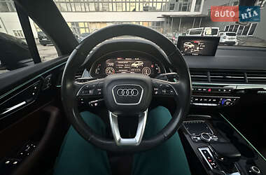 Внедорожник / Кроссовер Audi Q7 2017 в 