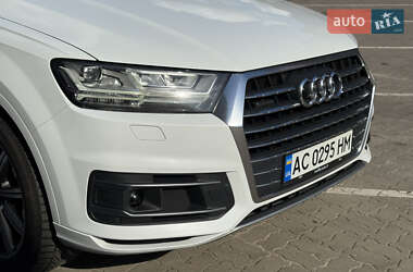 Позашляховик / Кросовер Audi Q7 2016 в 