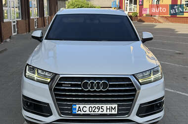 Позашляховик / Кросовер Audi Q7 2016 в 