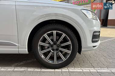 Позашляховик / Кросовер Audi Q7 2016 в 
