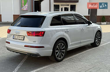 Позашляховик / Кросовер Audi Q7 2016 в 