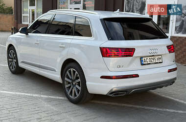 Позашляховик / Кросовер Audi Q7 2016 в 
