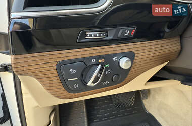 Позашляховик / Кросовер Audi Q7 2016 в 