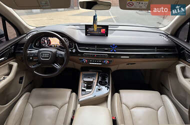 Позашляховик / Кросовер Audi Q7 2016 в 