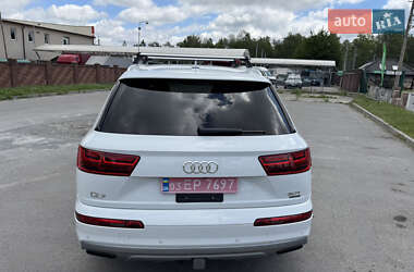 Внедорожник / Кроссовер Audi Q7 2017 в 