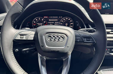 Внедорожник / Кроссовер Audi Q7 2017 в 