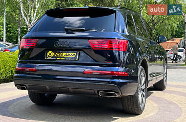 Внедорожник / Кроссовер Audi Q7 2015 в 