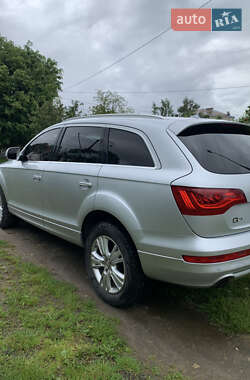 Внедорожник / Кроссовер Audi Q7 2011 в 