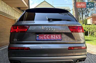 Внедорожник / Кроссовер Audi Q7 2017 в 