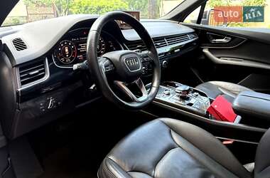 Внедорожник / Кроссовер Audi Q7 2017 в 