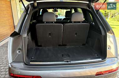 Внедорожник / Кроссовер Audi Q7 2017 в 