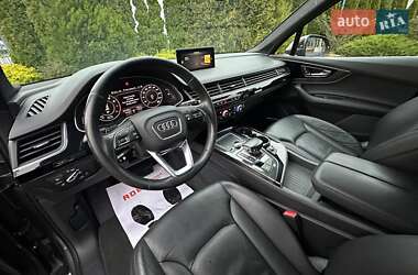 Внедорожник / Кроссовер Audi Q7 2017 в 