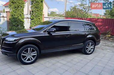 Внедорожник / Кроссовер Audi Q7 2011 в 
