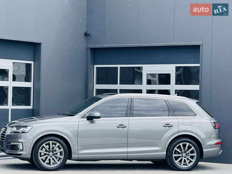 Внедорожник / Кроссовер Audi Q7 2016 в Мукачево