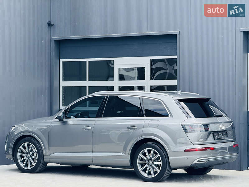 Внедорожник / Кроссовер Audi Q7 2016 в Мукачево